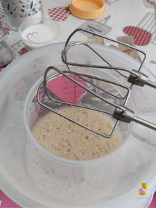 Gâteau moelleux au flan praliné par "Les Recettes de Titi"