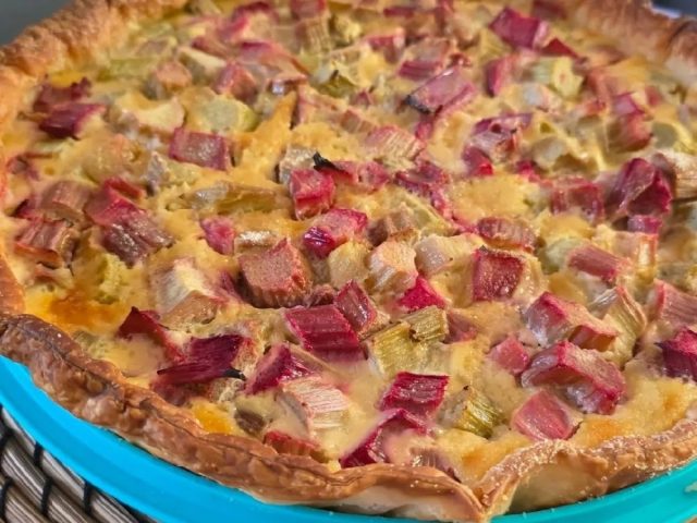 Tarte à la rhubarbe de Dédé par "Les Recettes de Dédé"