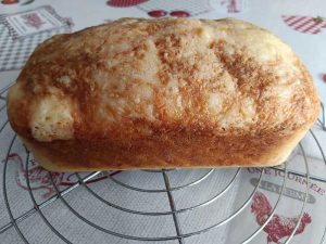 Cake au fromage et aux lardons par "Les Recettes de Titi"