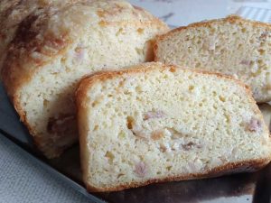 Cake au fromage et aux lardons par "Les Recettes de Titi"
