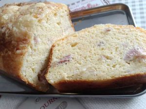Cake au fromage et aux lardons par "Les Recettes de Titi"